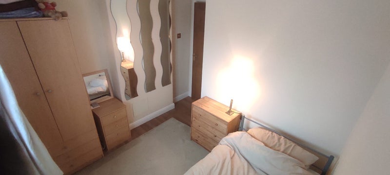 Room Hawthorne Crescent in Slough