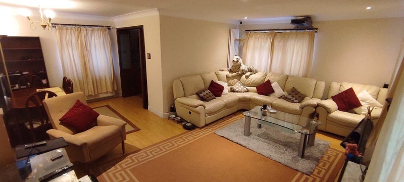 Room Hawthorne Crescent in Slough