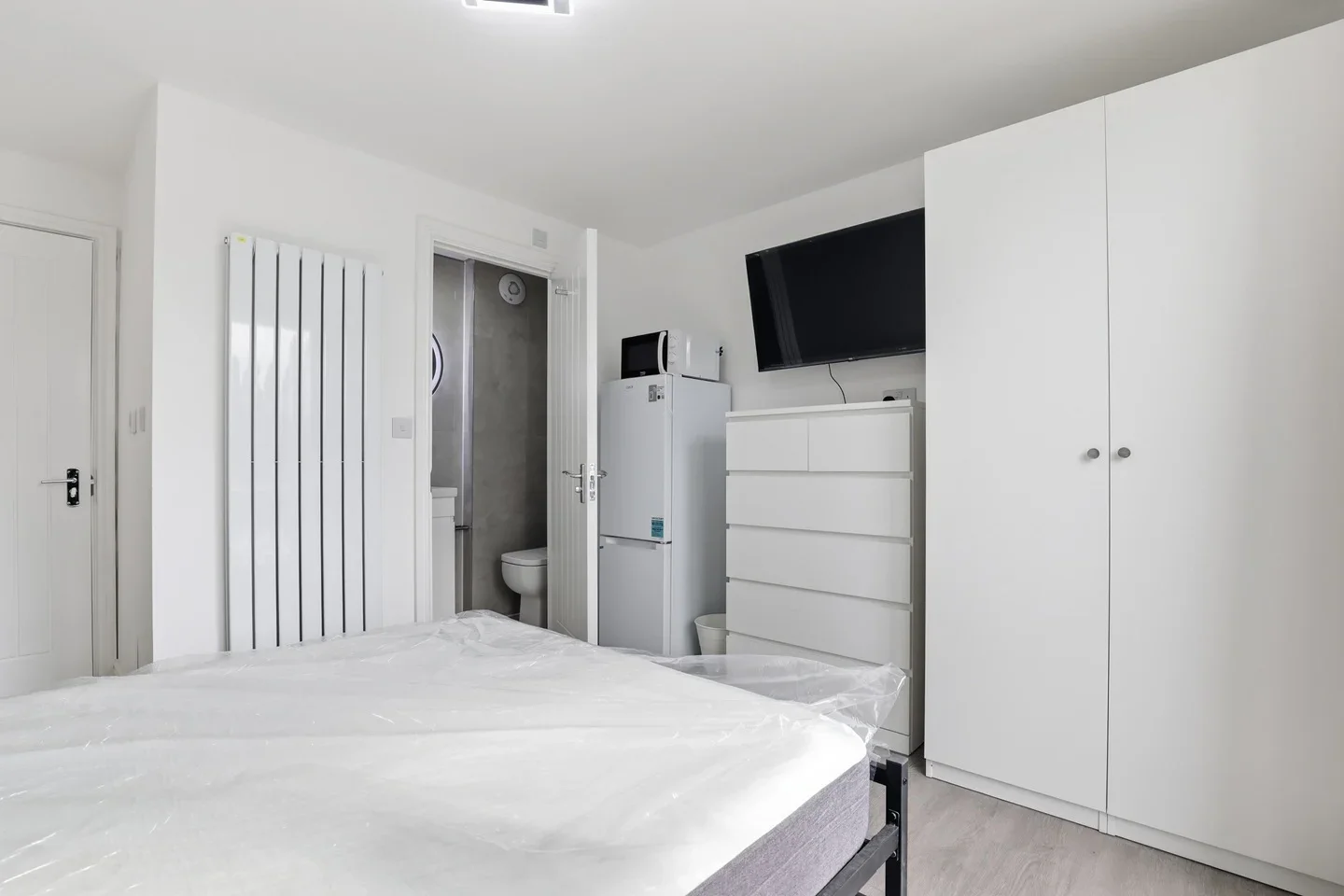 Room Kent Close in Greater London