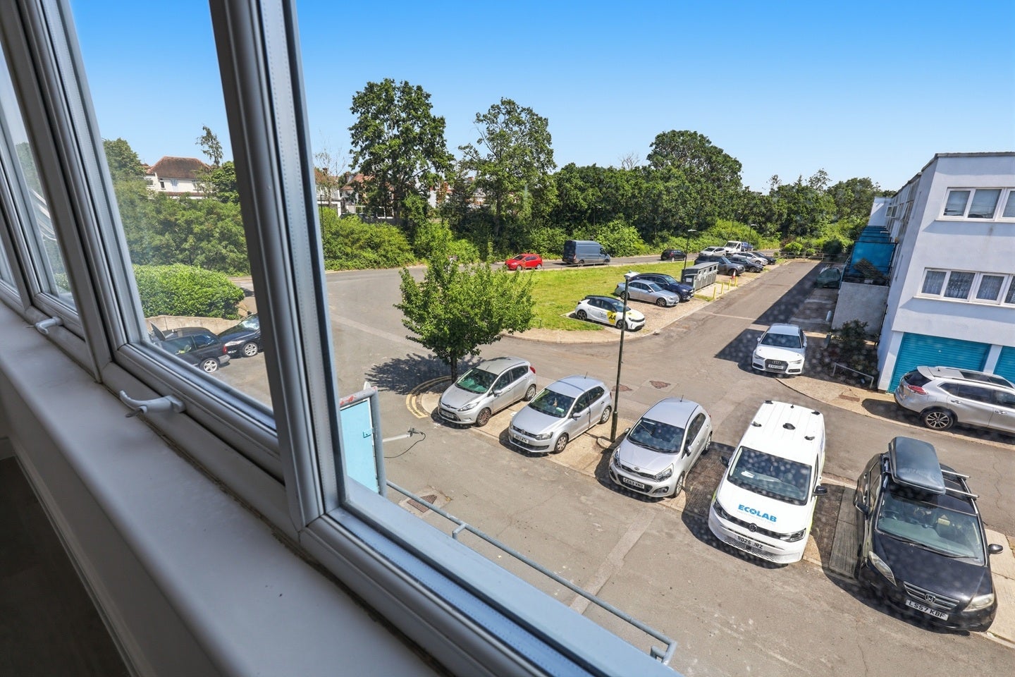 Room Kent Close in Greater London