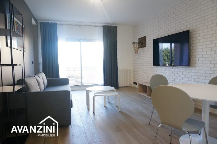 Flat Quai Louis Ferber in Bry-sur-Marne