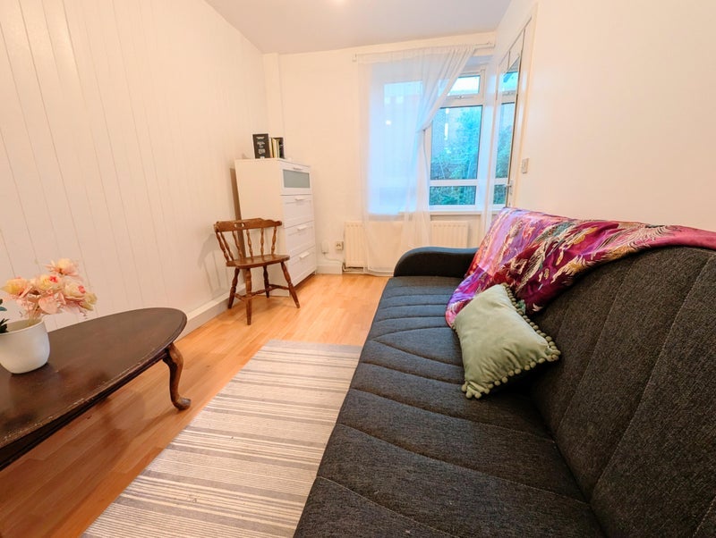Room Mansford Street in Greater London