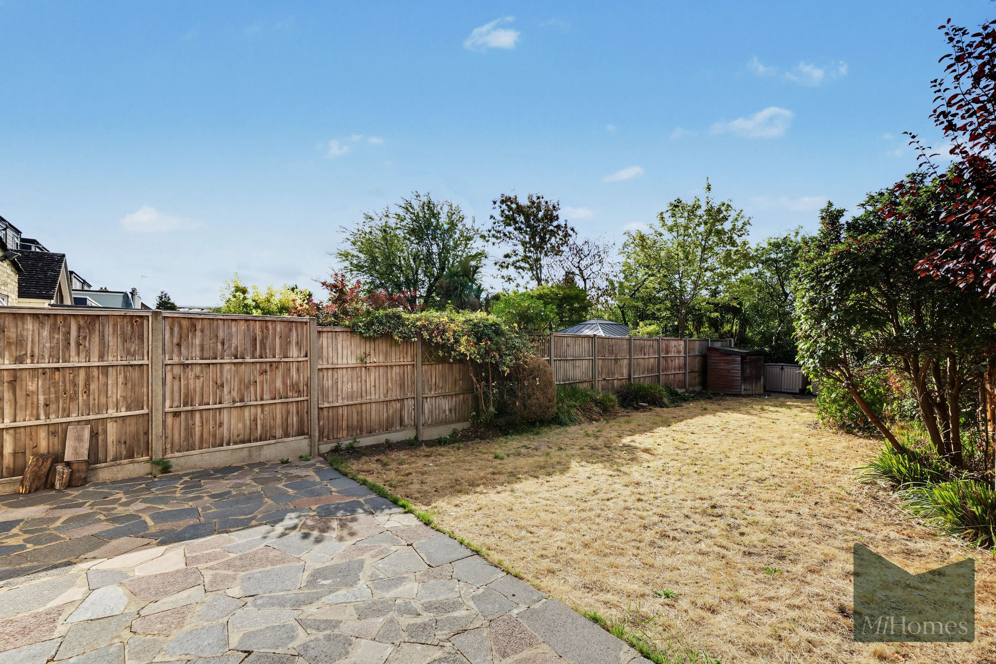 House Loring Road in Greater London