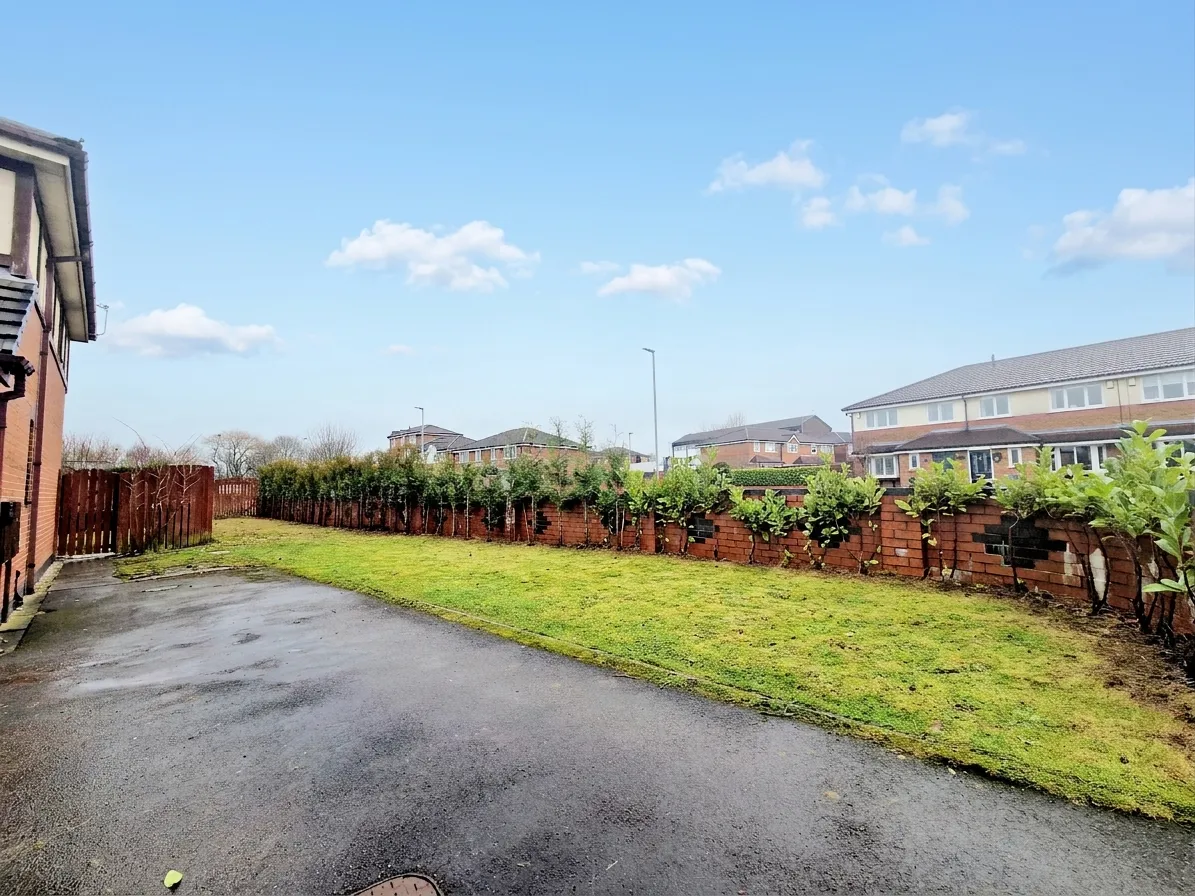 House Saint Michaels Gardens in Whitefield