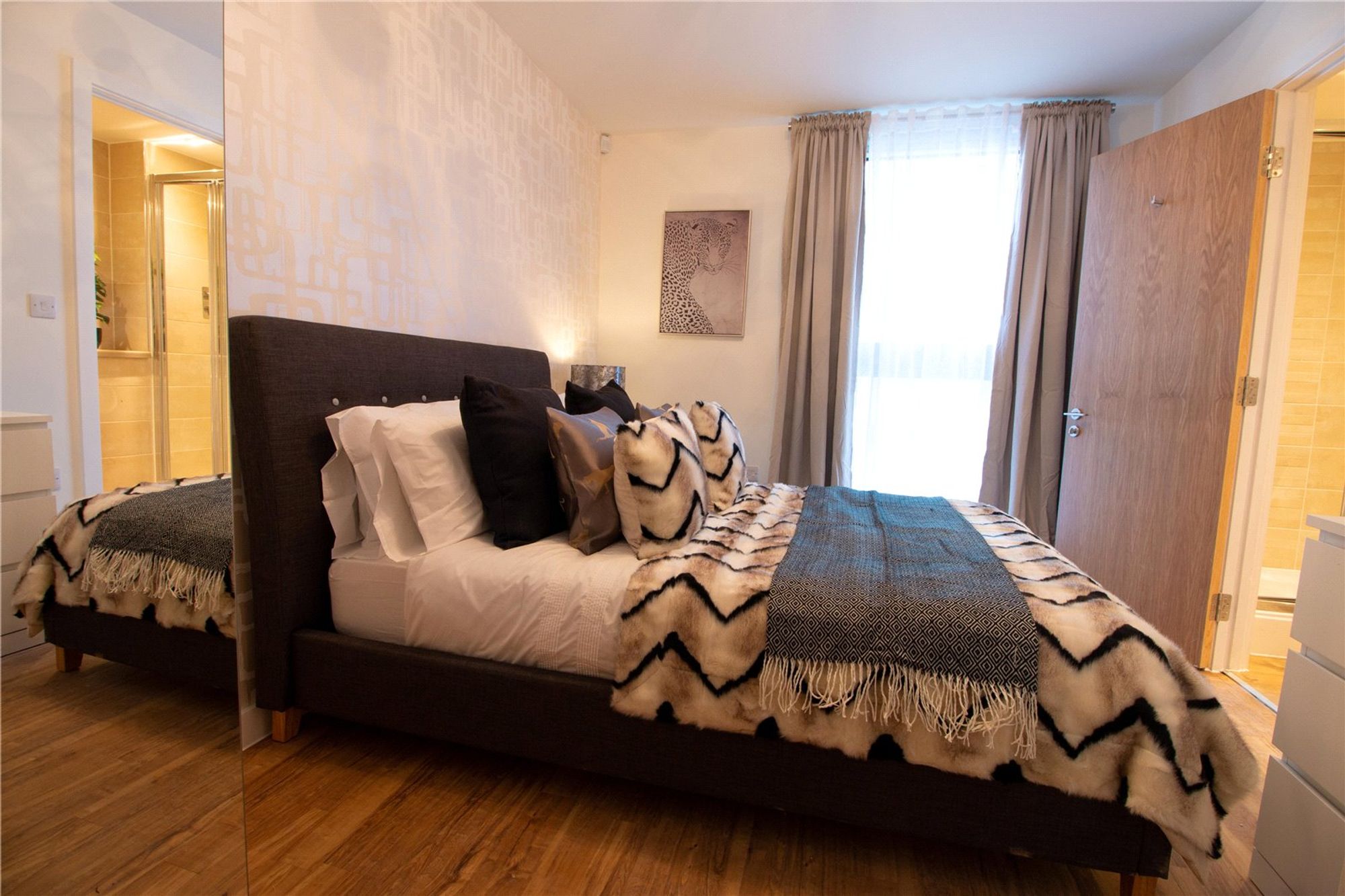 Flat Pomona Strand in Trafford
