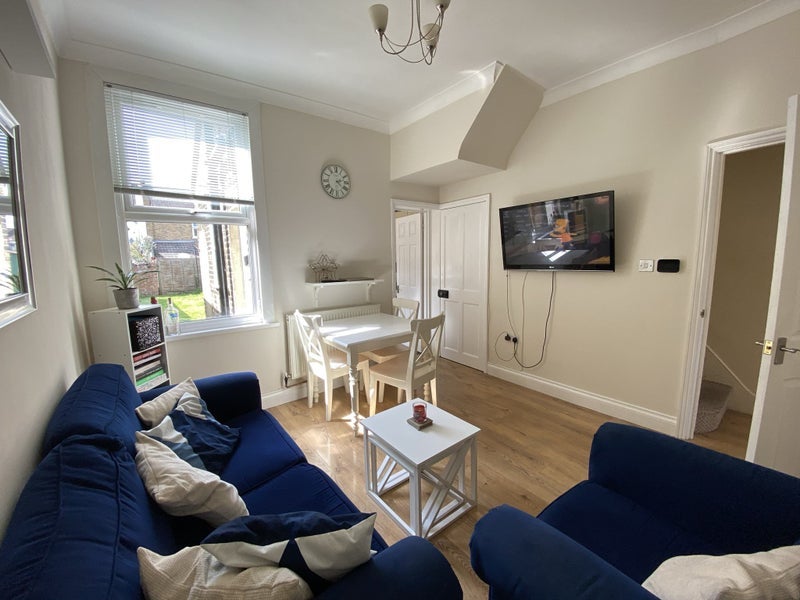 Room Welbeck Road in Greater London