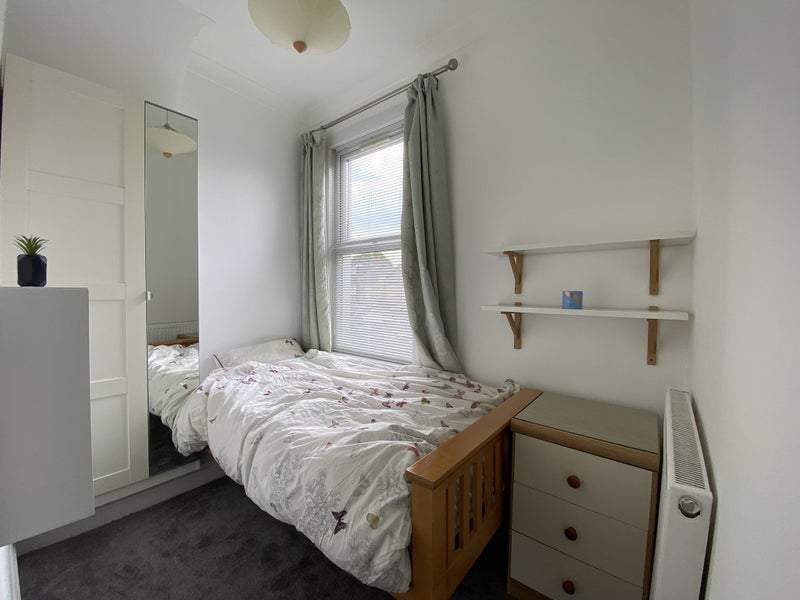 Room Welbeck Road in Greater London
