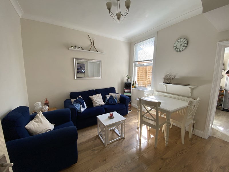 Room Welbeck Road in Greater London