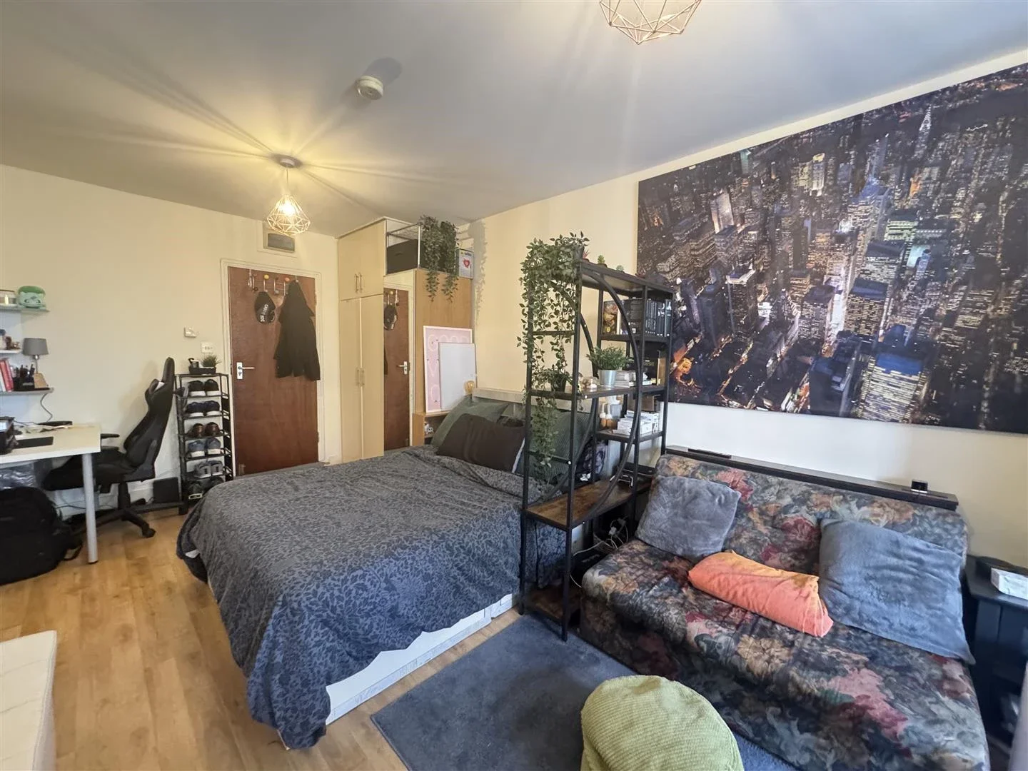 Flat Seymour Road in Greater London