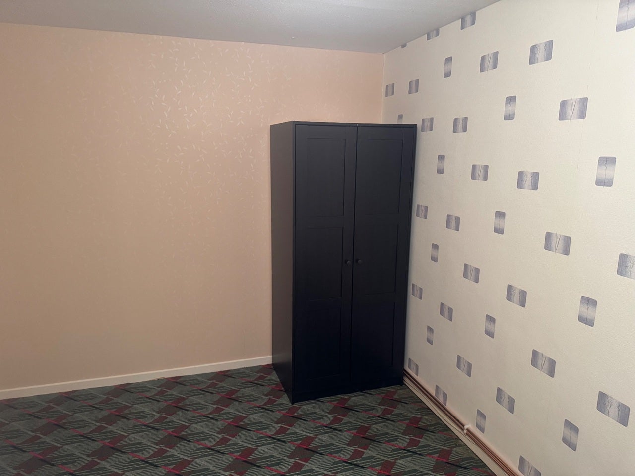 House Clayburn Circle in Basildon