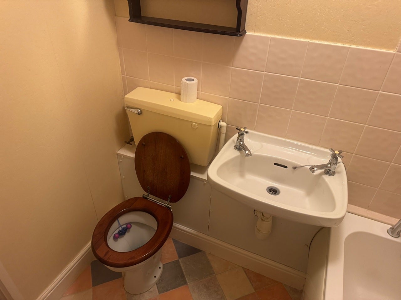 Room Clayburn Circle in Basildon