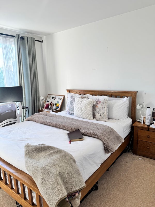 Room Duke of Wellington Avenue in Greater London