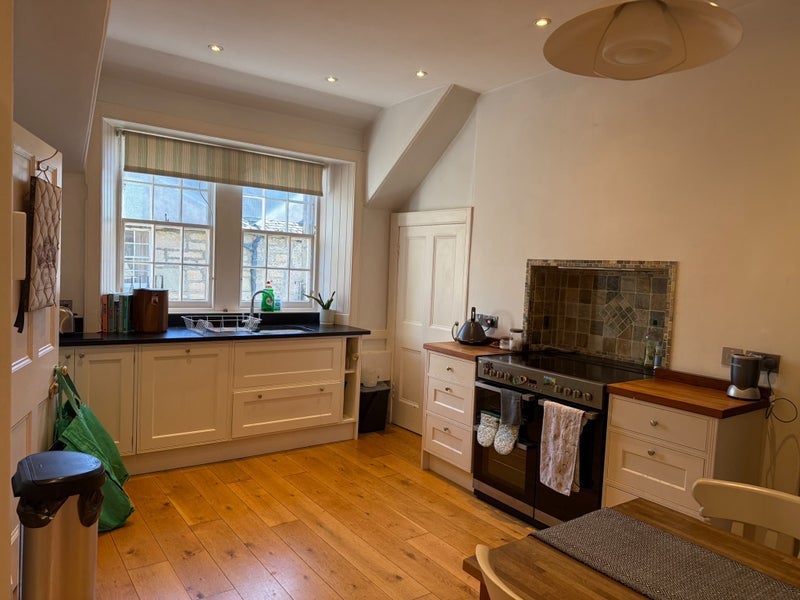 Flat Gloucester Lane in City of Edinburgh