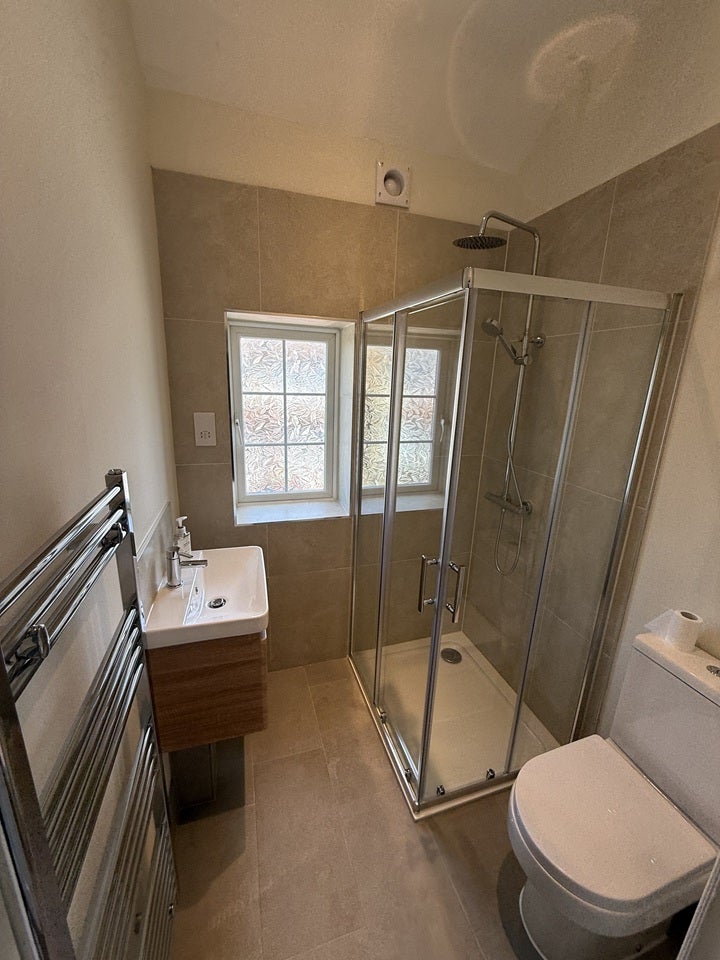 Room Windermere Road in Greater London