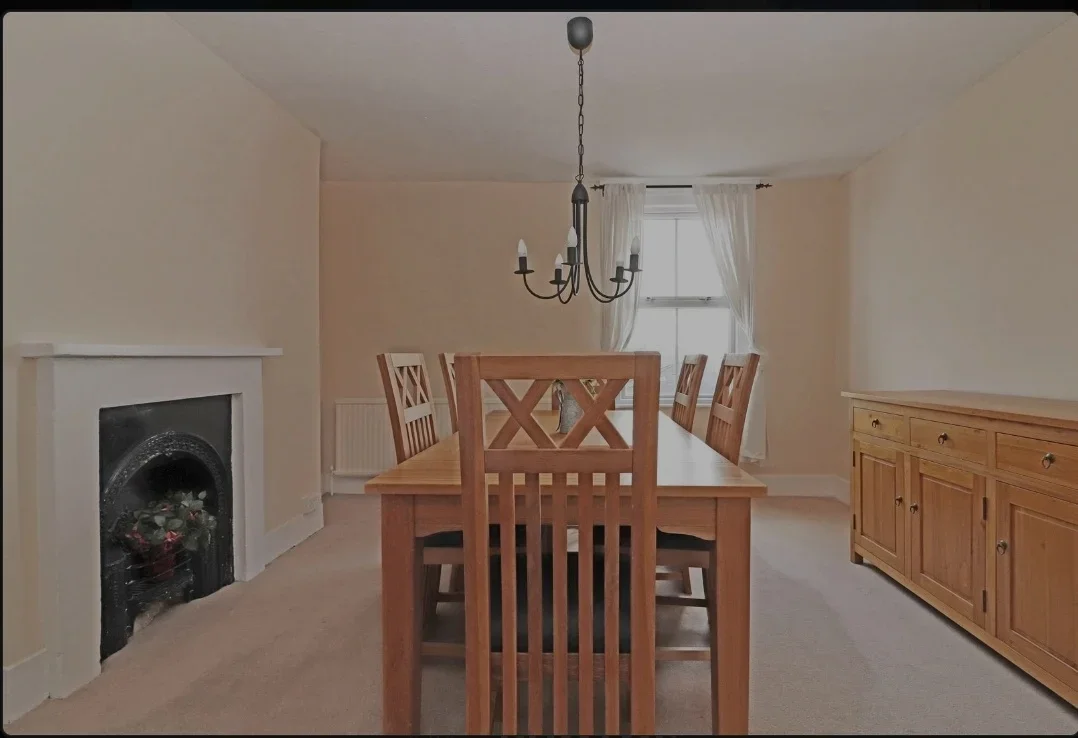 Flat Garlands Road in Reigate and Banstead