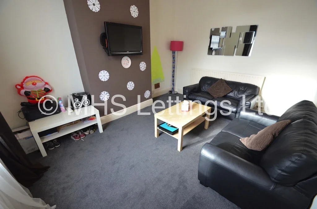 House Broomfield Terrace in Leeds
