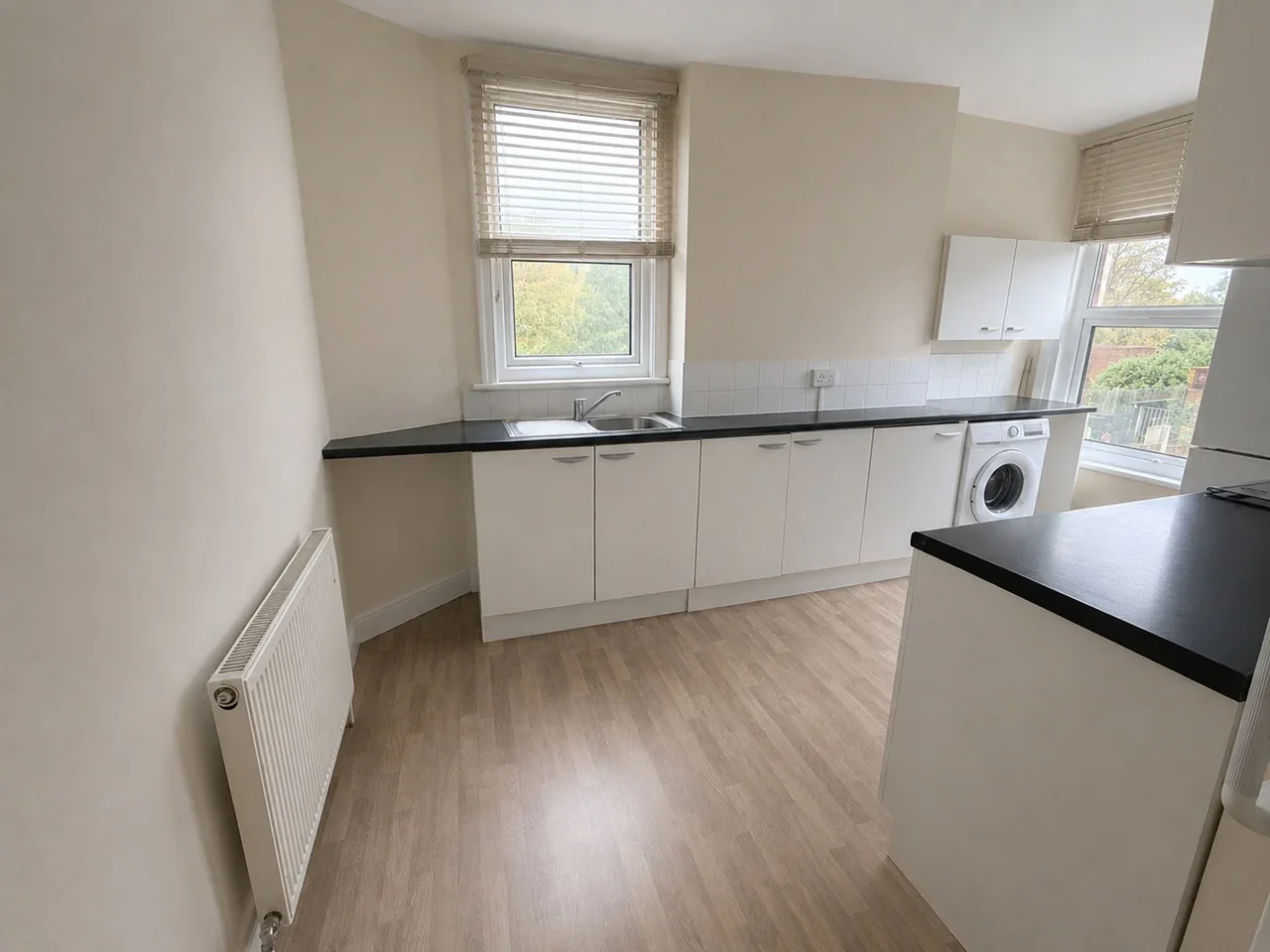 Flat Grange Avenue in Greater London