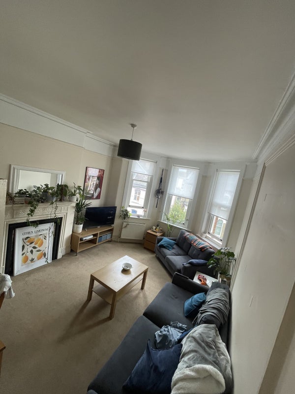 Flat Saint John's Hill in Greater London