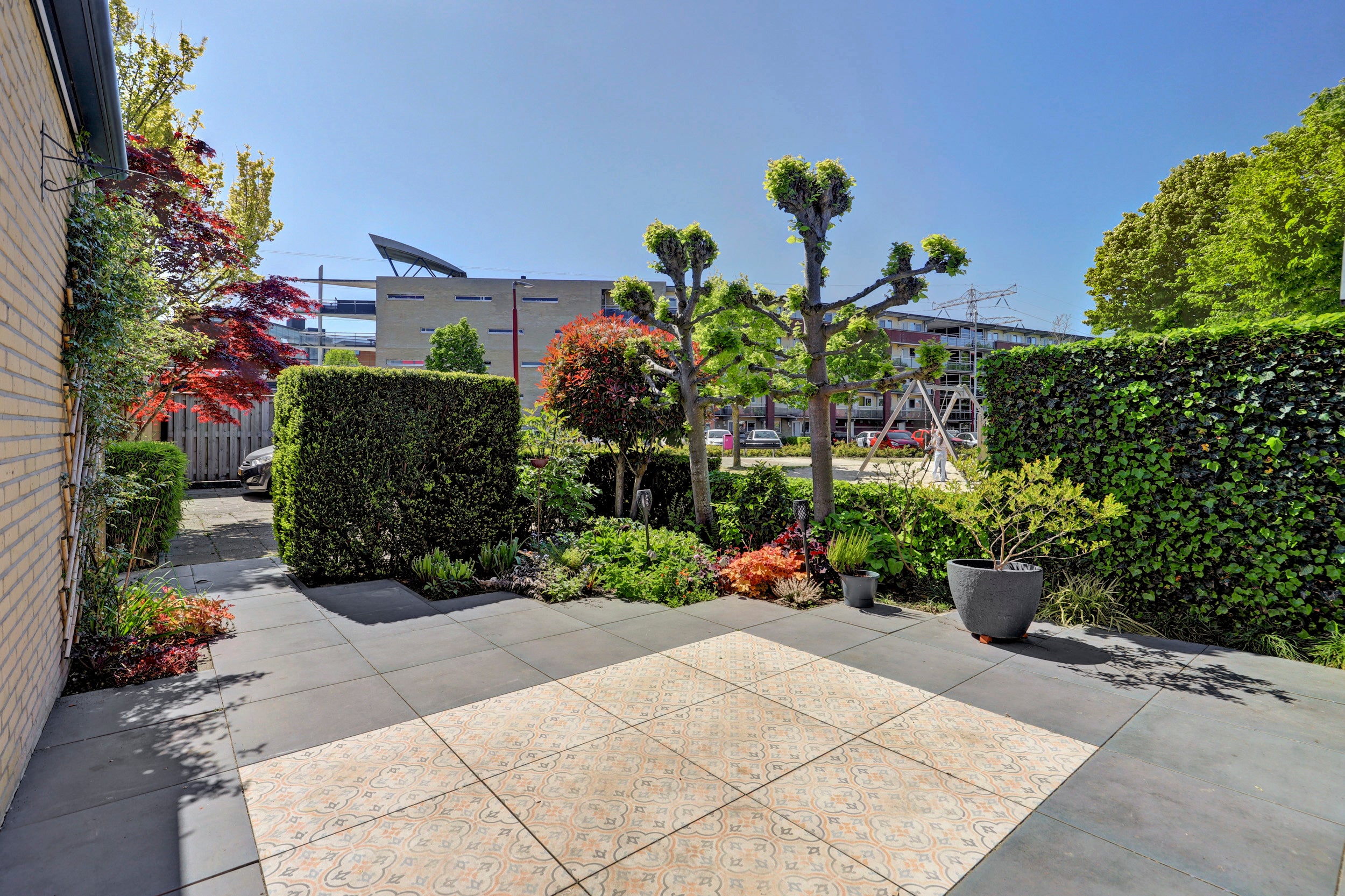 Tussenwoning te koop: Aart van der Leeuwhove 6, Nieuwegein