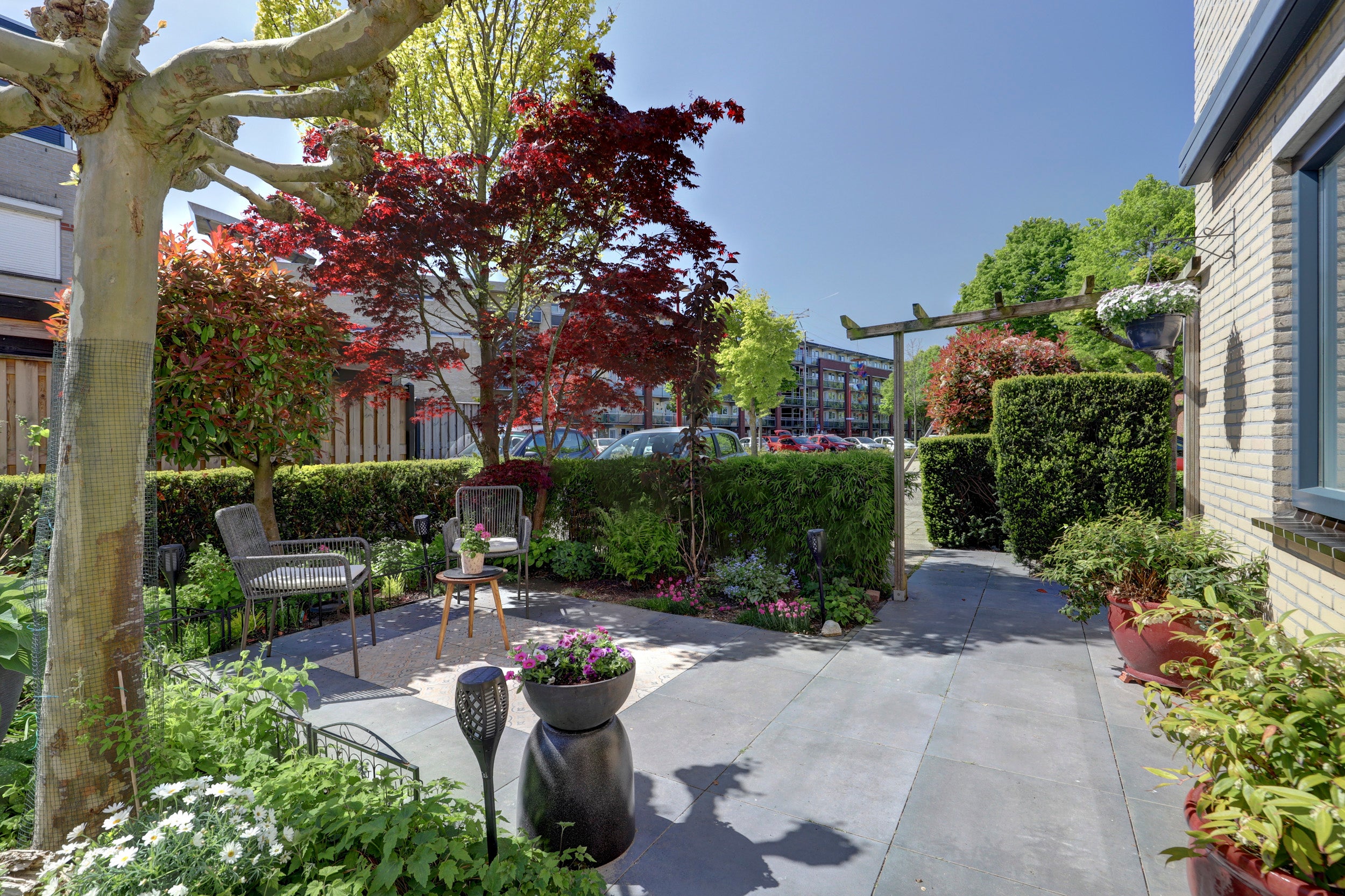 Tussenwoning te koop: Aart van der Leeuwhove 6, Nieuwegein