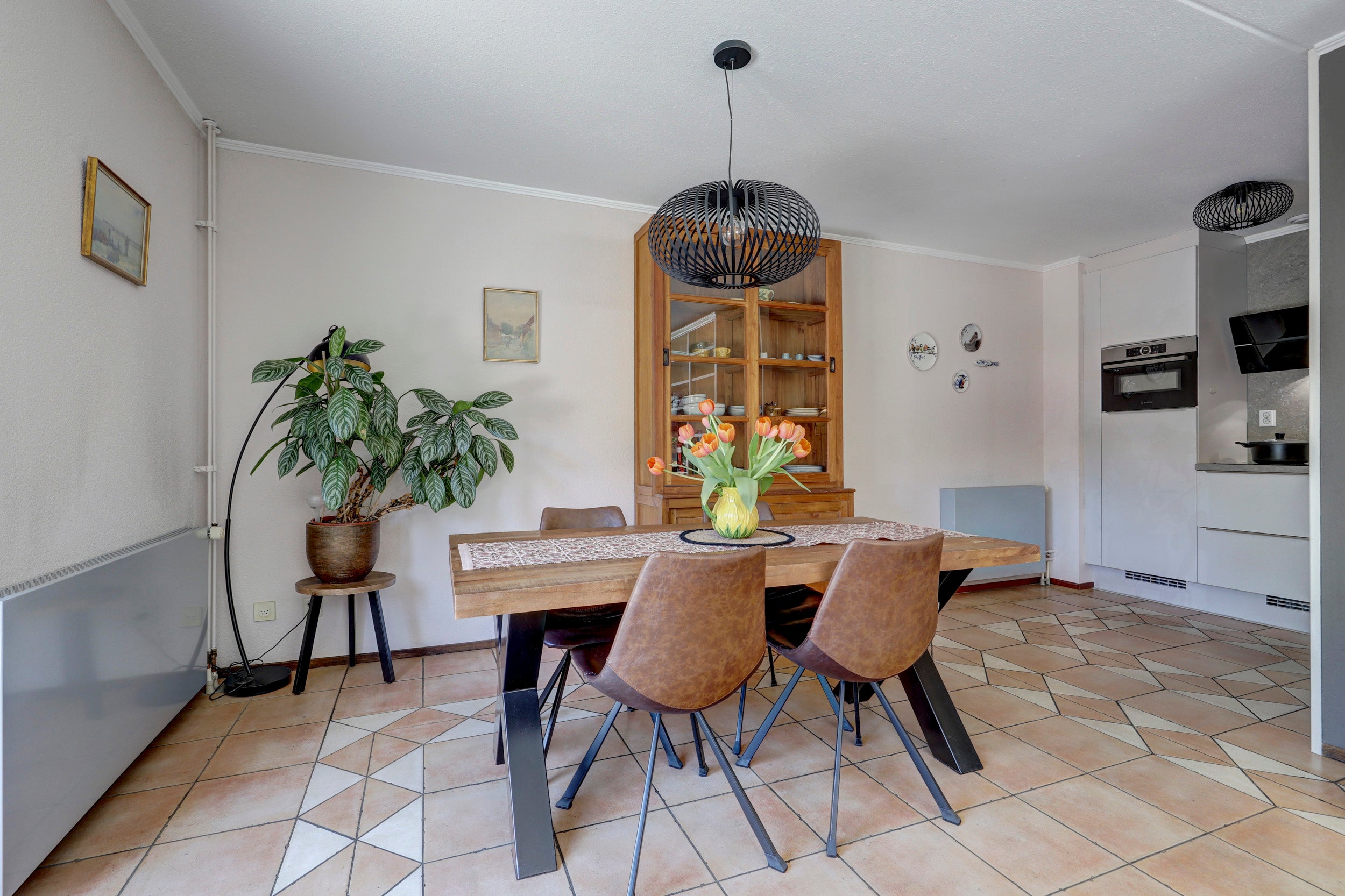 Tussenwoning te koop: Aart van der Leeuwhove 6, Nieuwegein