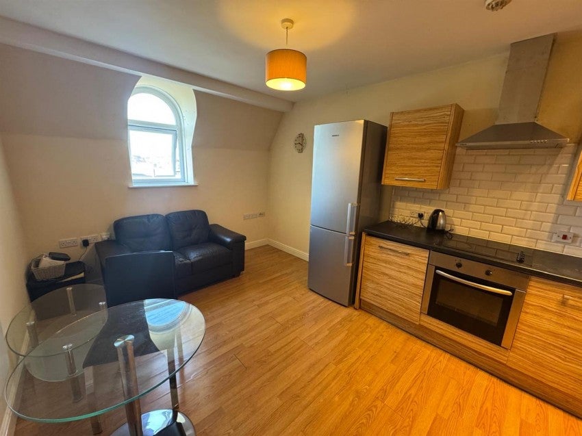Flat Godwin Street in Bradford
