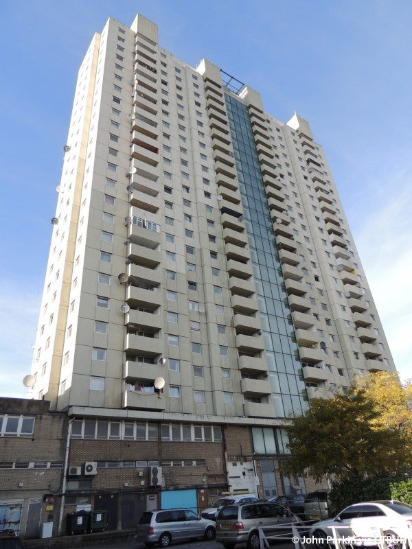 Flat North Mall in Greater London