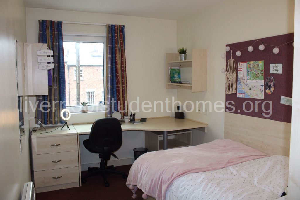 Room Shaw Street in Liverpool