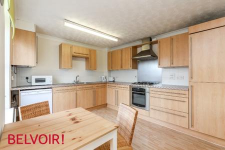 Flat Pillowell Drive in Gloucester
