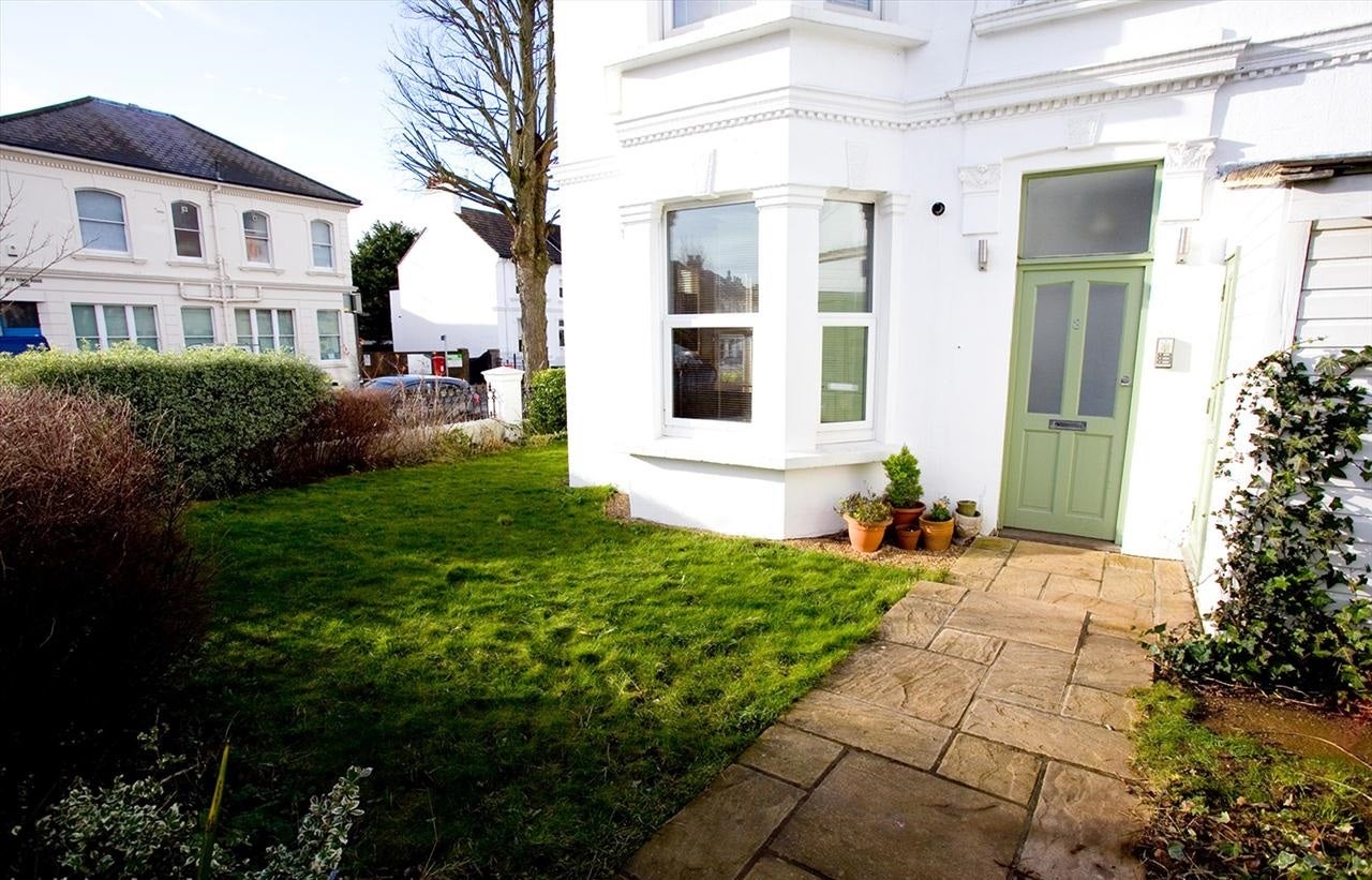 Flat Newtown Road in Portslade by Sea