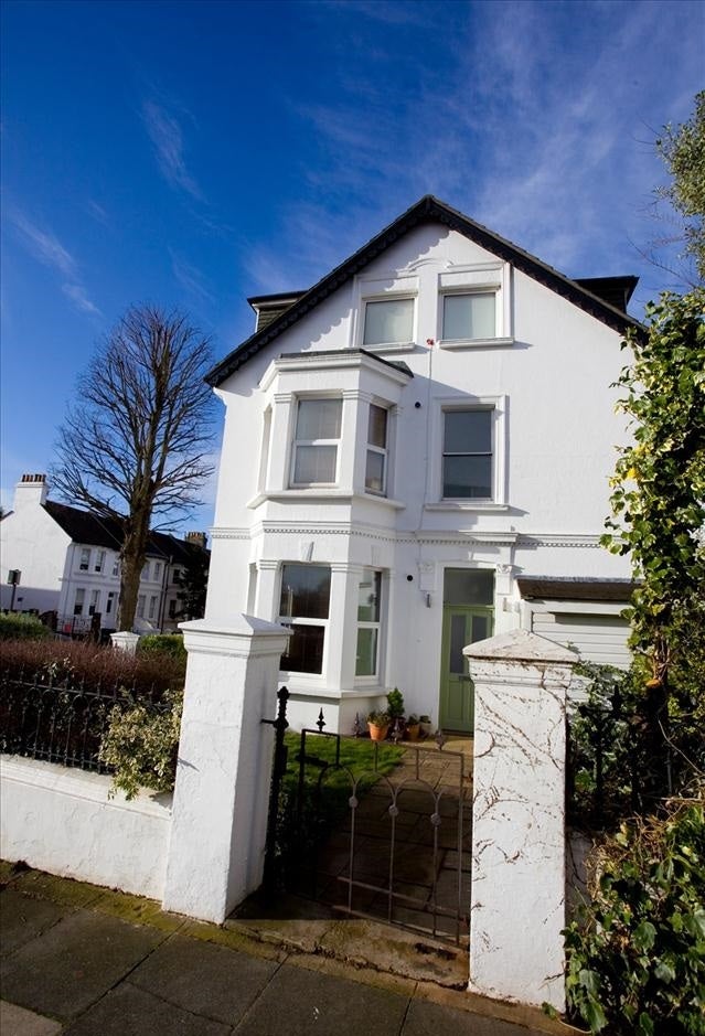 Flat Newtown Road in Portslade by Sea