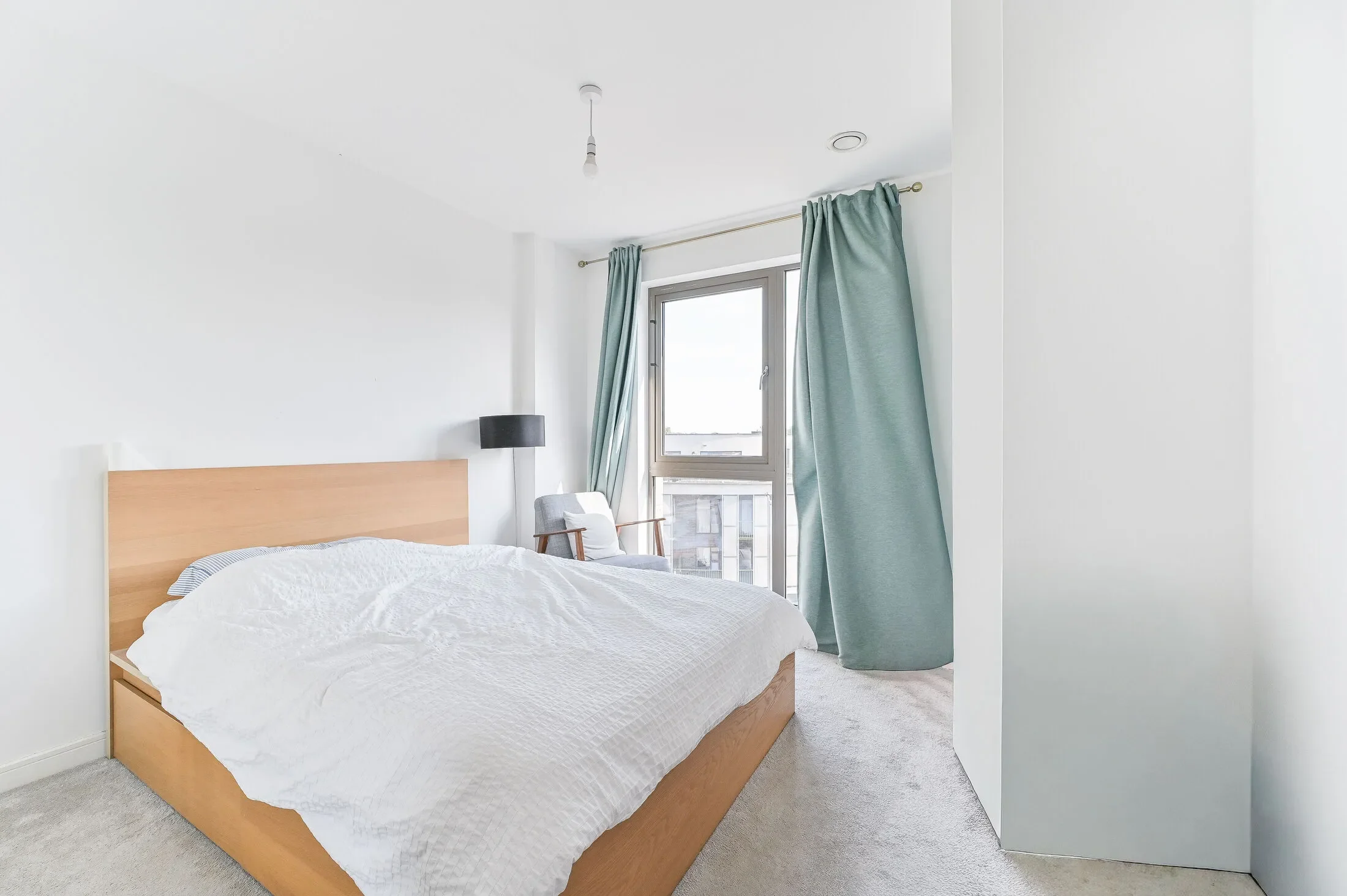 Flat Mitcham Road in Greater London
