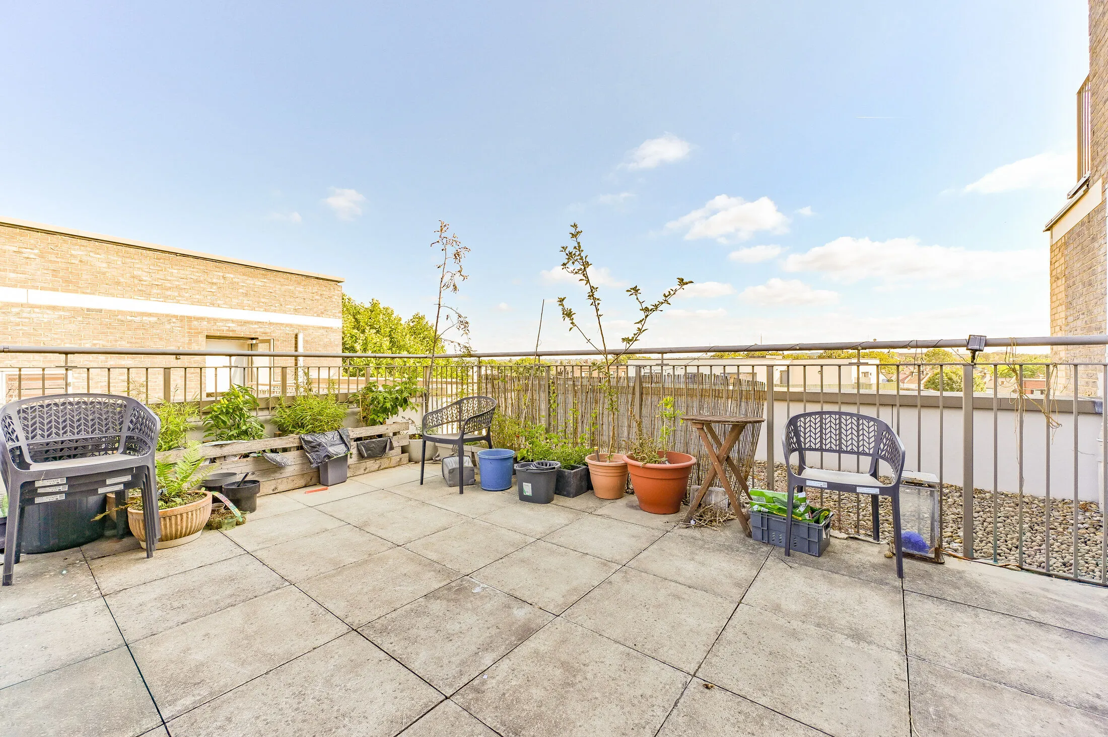 Flat Mitcham Road in Greater London