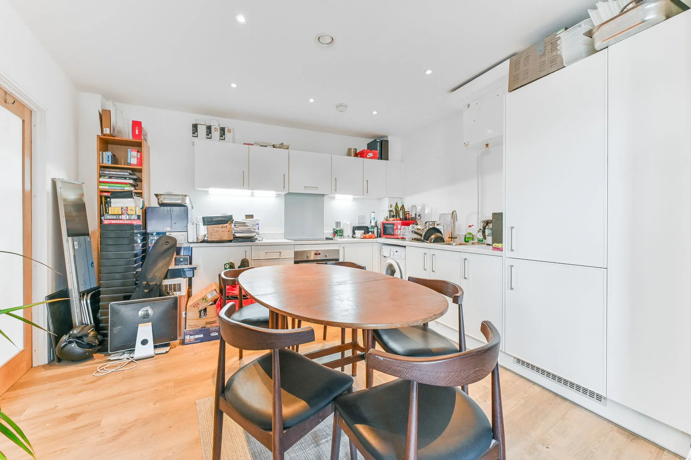 Flat Mitcham Road in Greater London