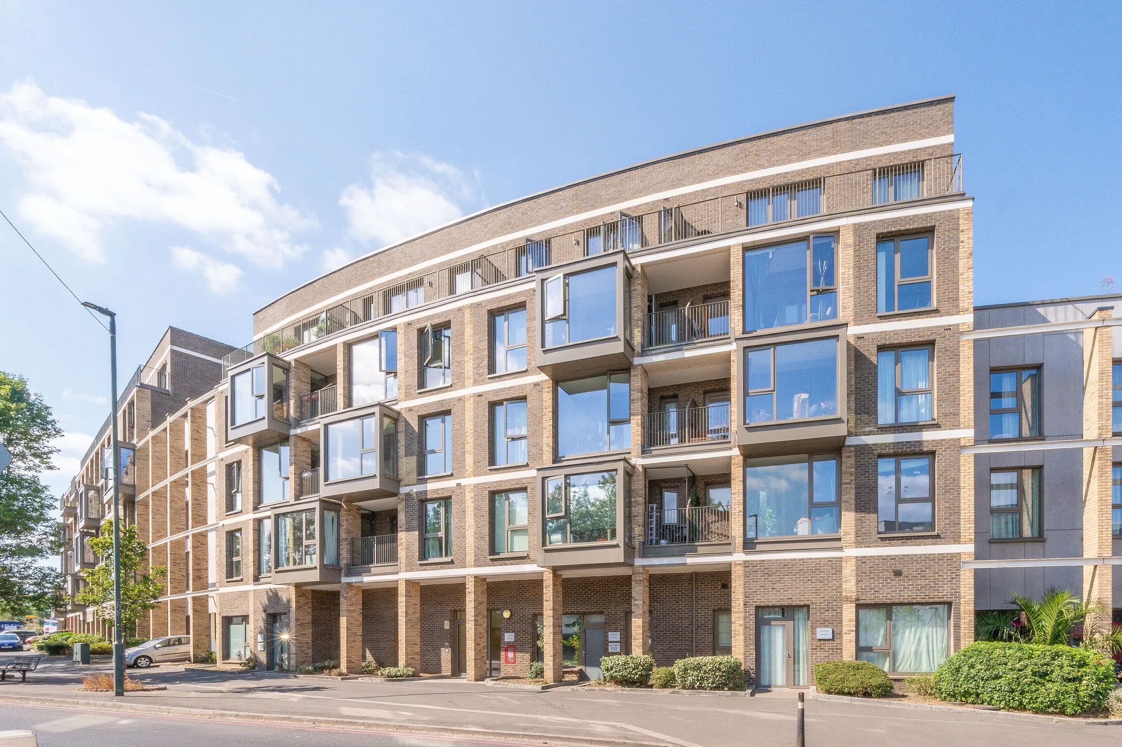 Flat Mitcham Road in Greater London