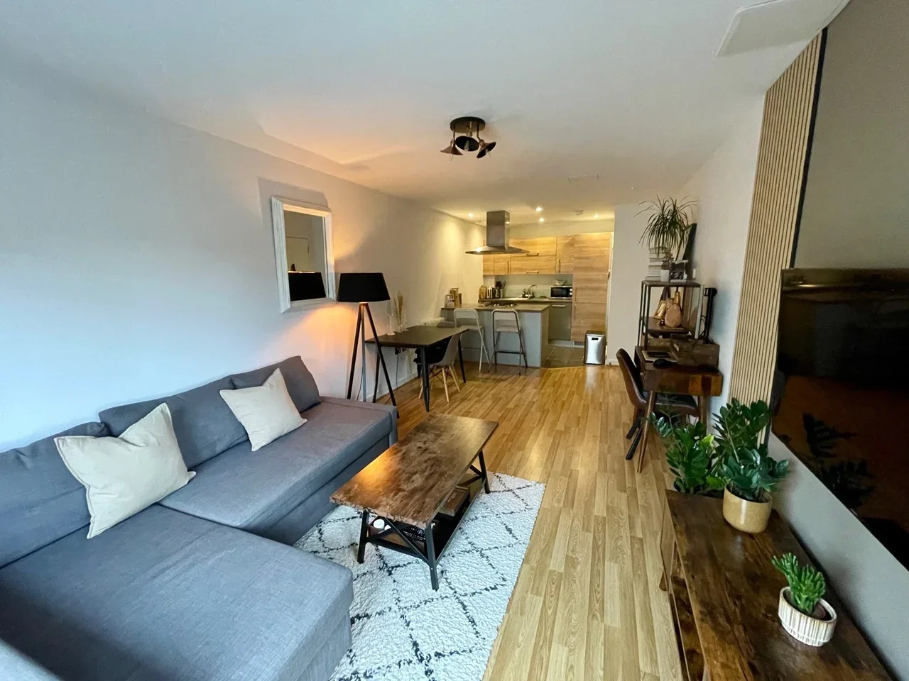 Flat Ordell Road in Greater London
