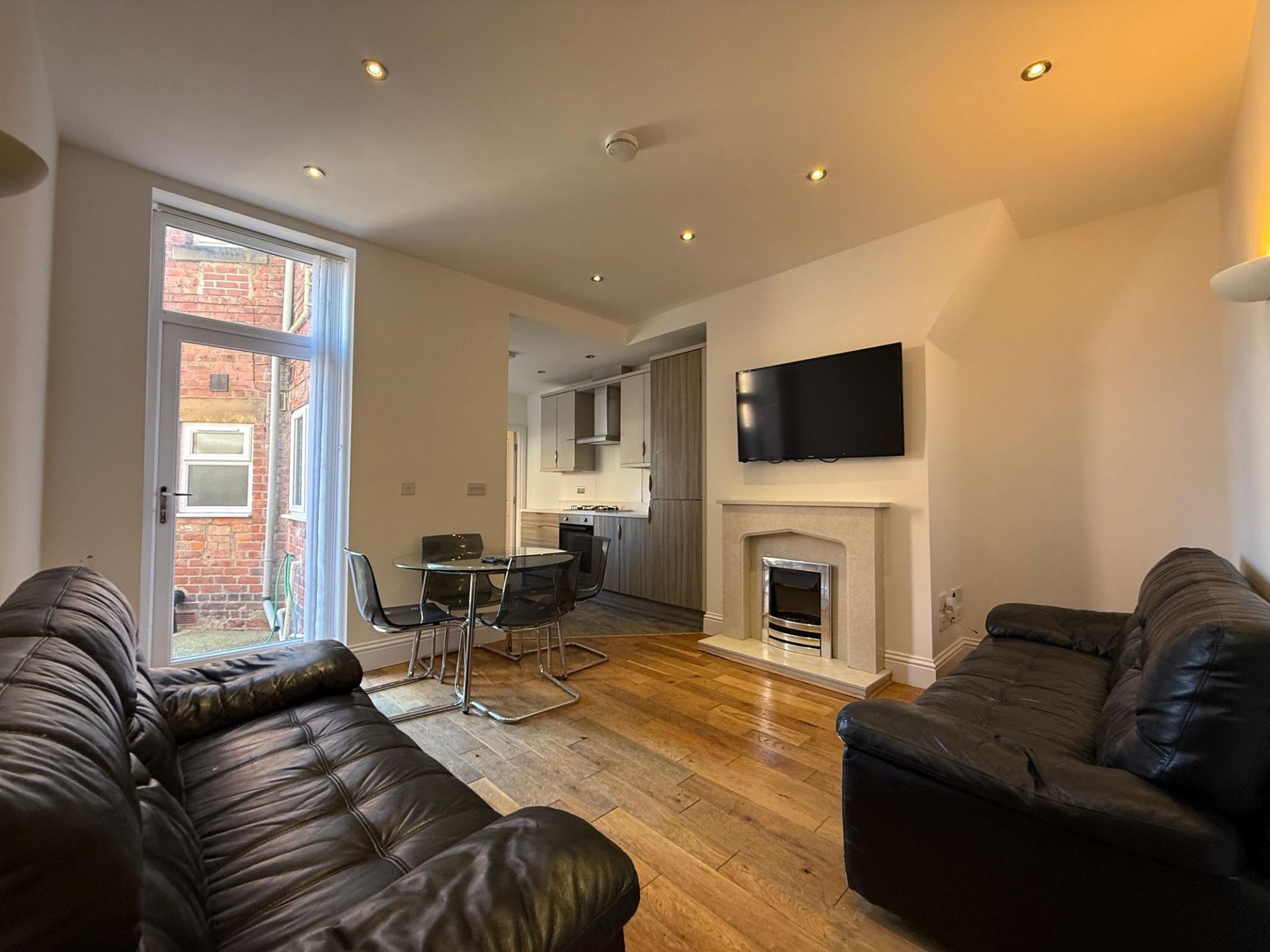 Flat Myrtle Grove in Newcastle upon Tyne