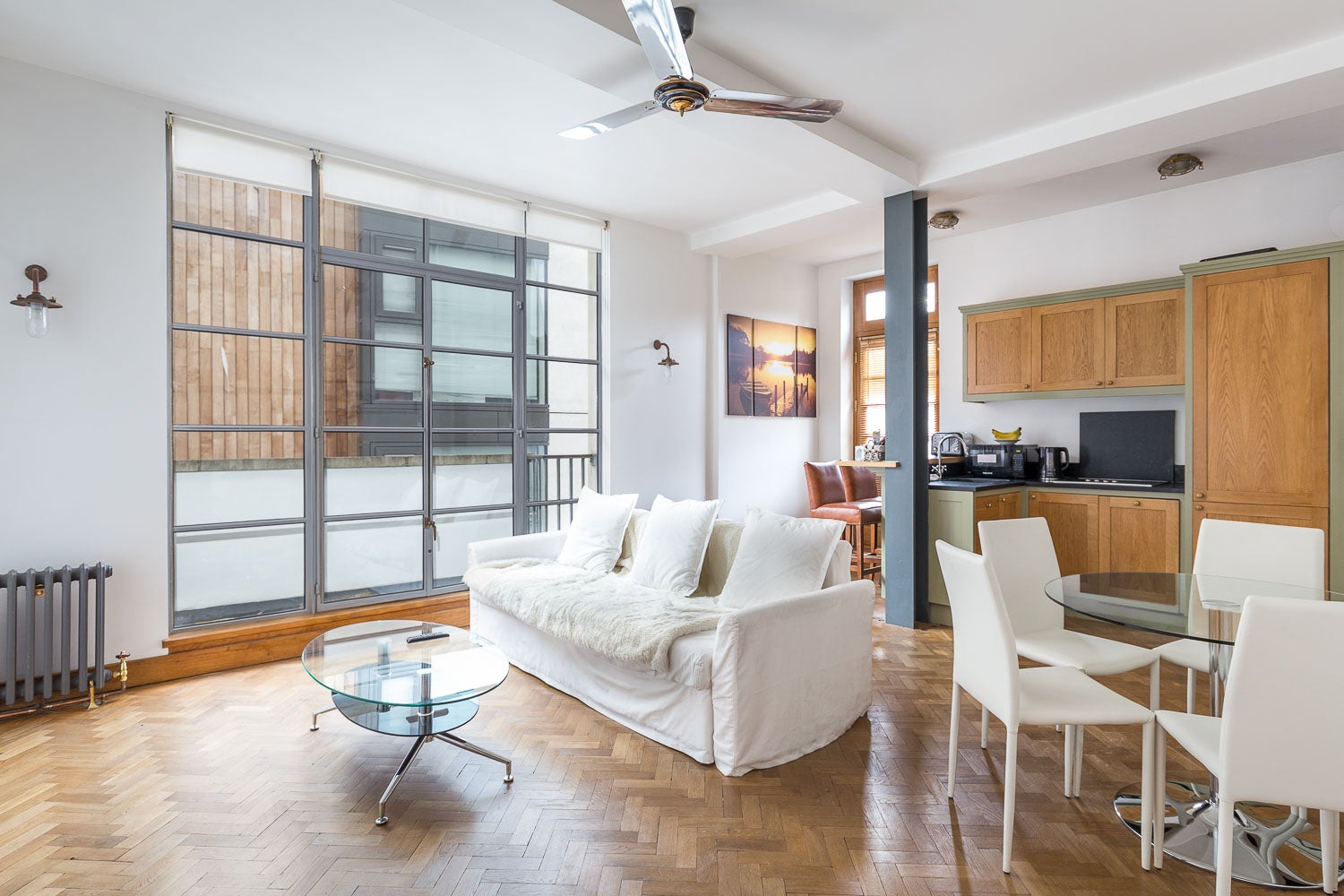 Flat Rathbone Street in City of Westminster