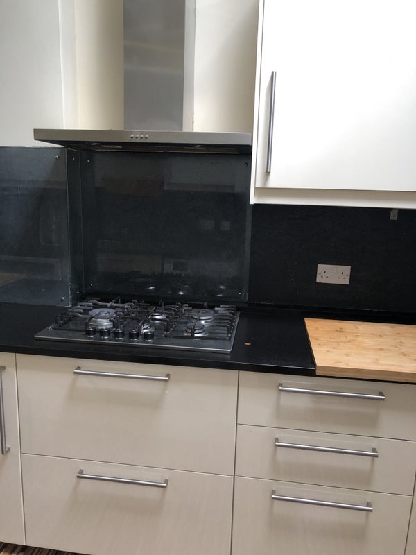 Room Sherwood Road in Greater London