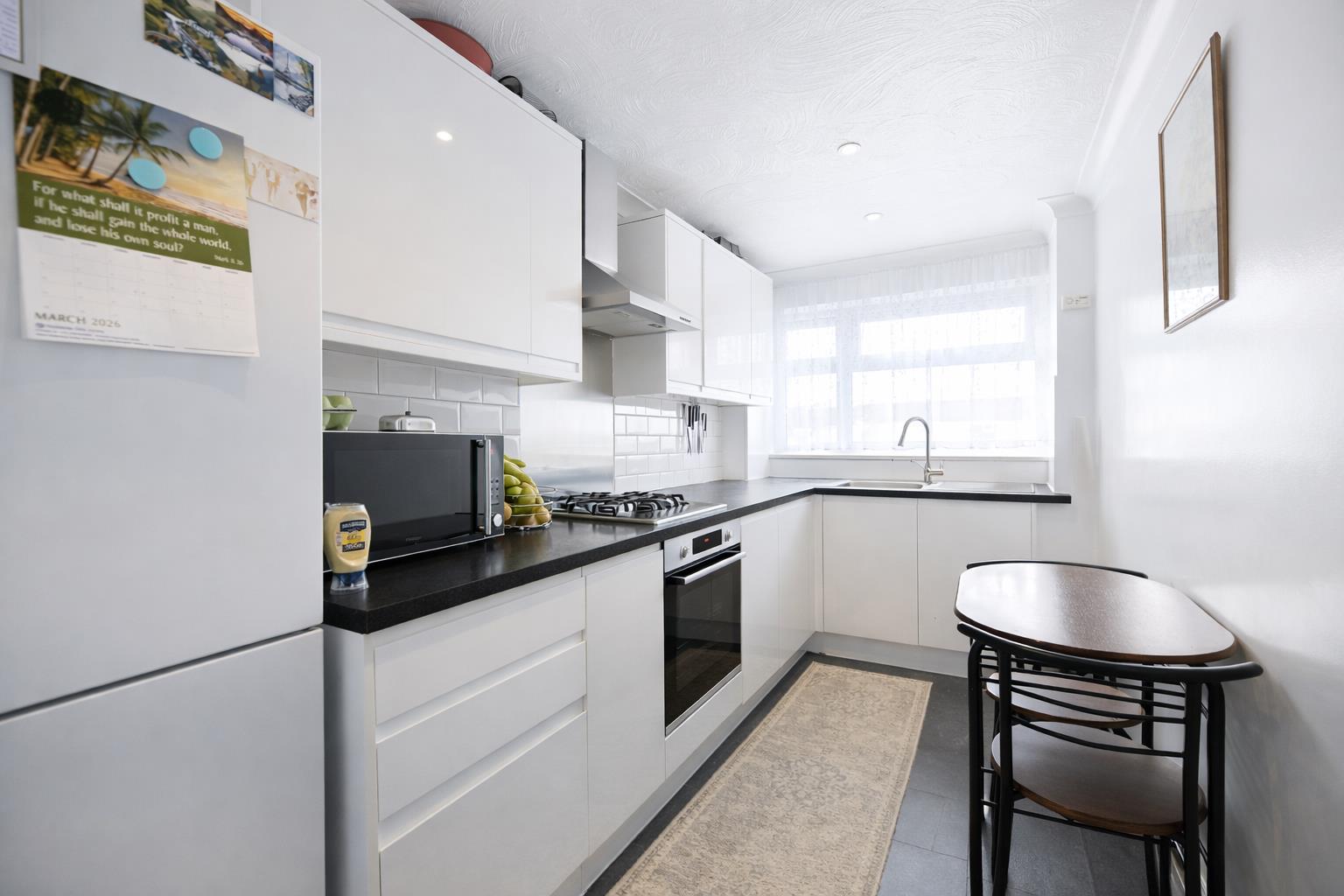 Room St Peters Close in Greater London