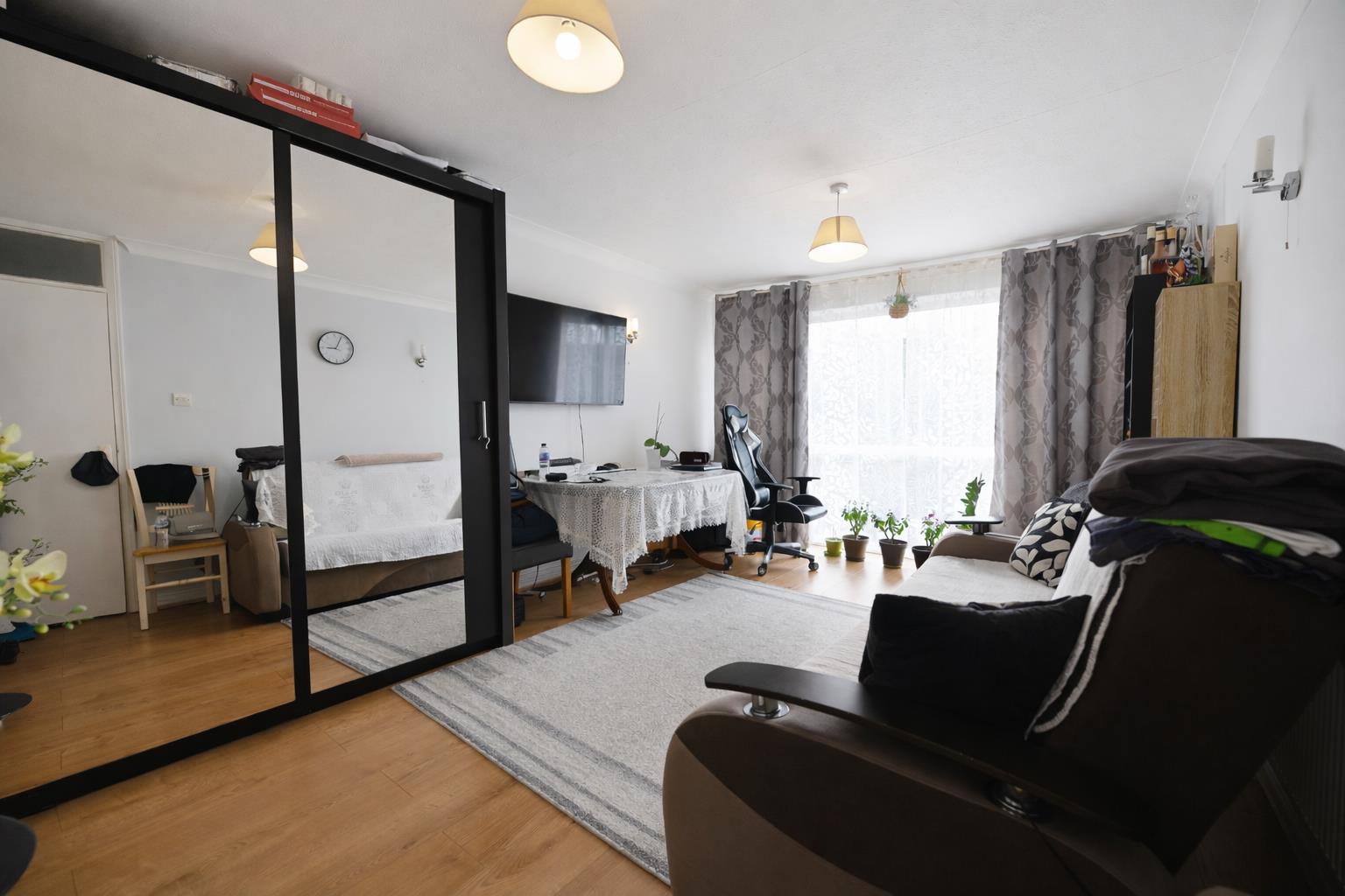 Room St Peters Close in Greater London