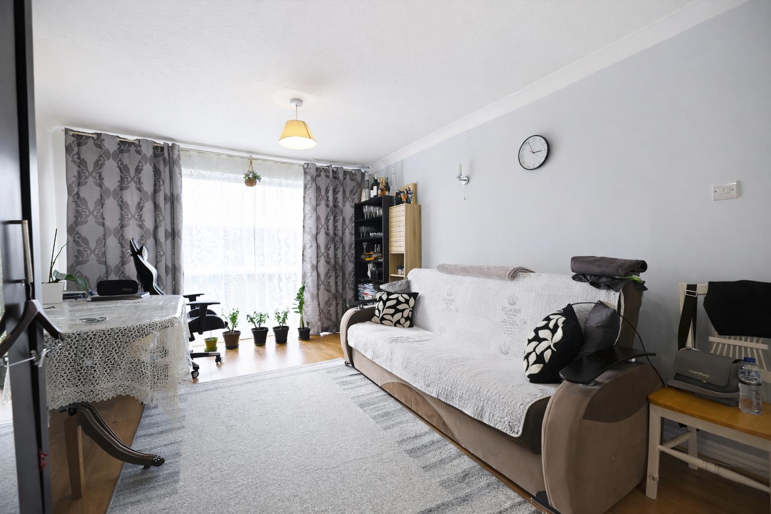 Room St Peters Close in Greater London
