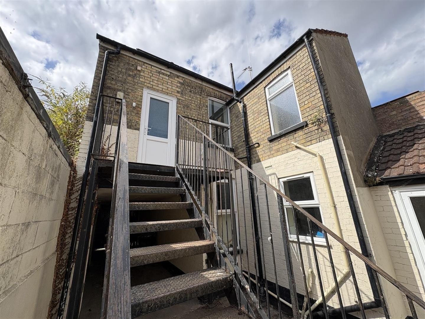 Flat Saint Johns Road in Belton with Browston