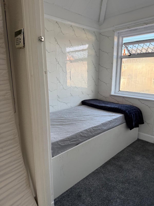 House Berkeley Waye in Greater London