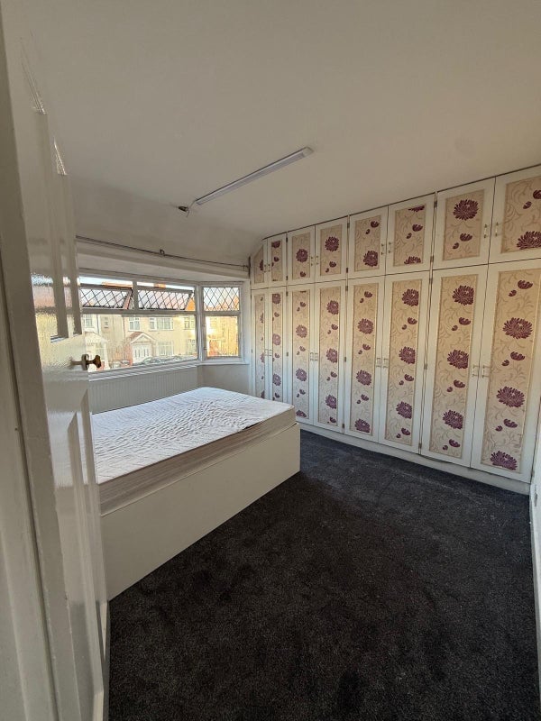 House Berkeley Waye in Greater London