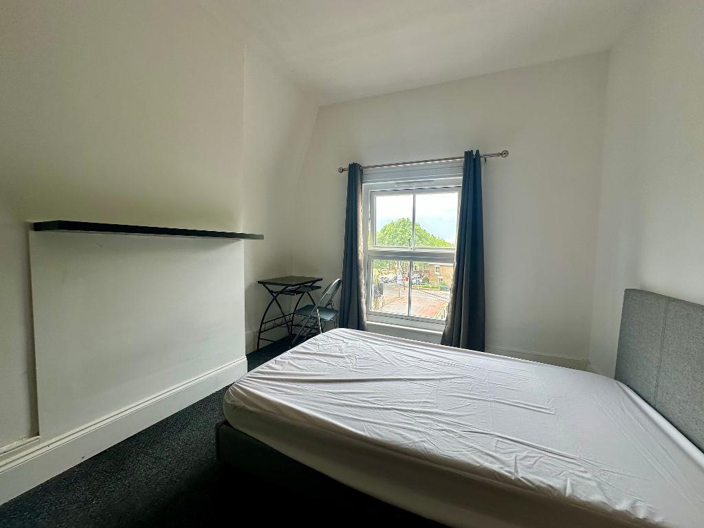 Room Park Street in Southend-on-Sea