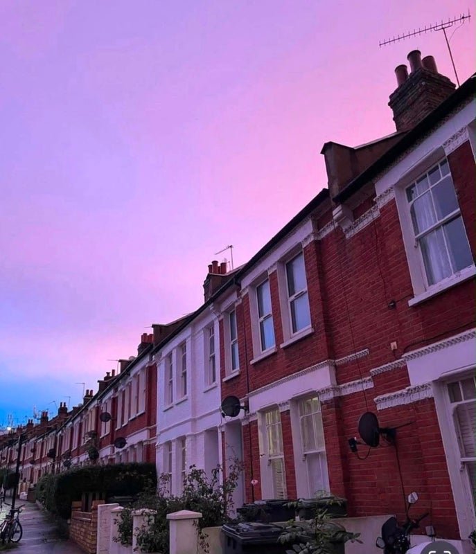 Room Kingswood Road in Greater London