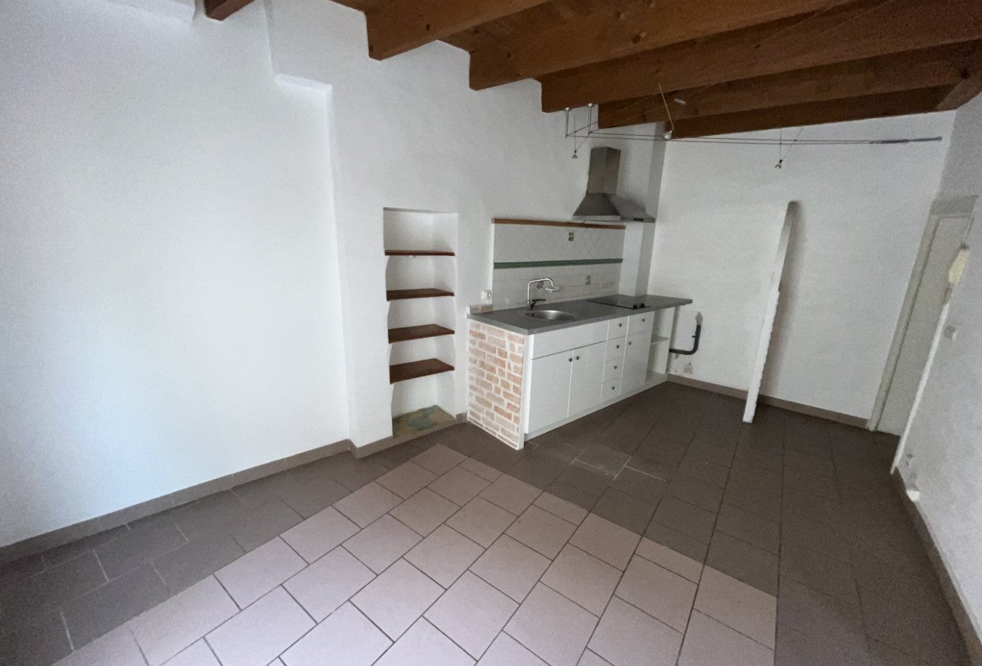 Maison Place De La Poste à Gigean