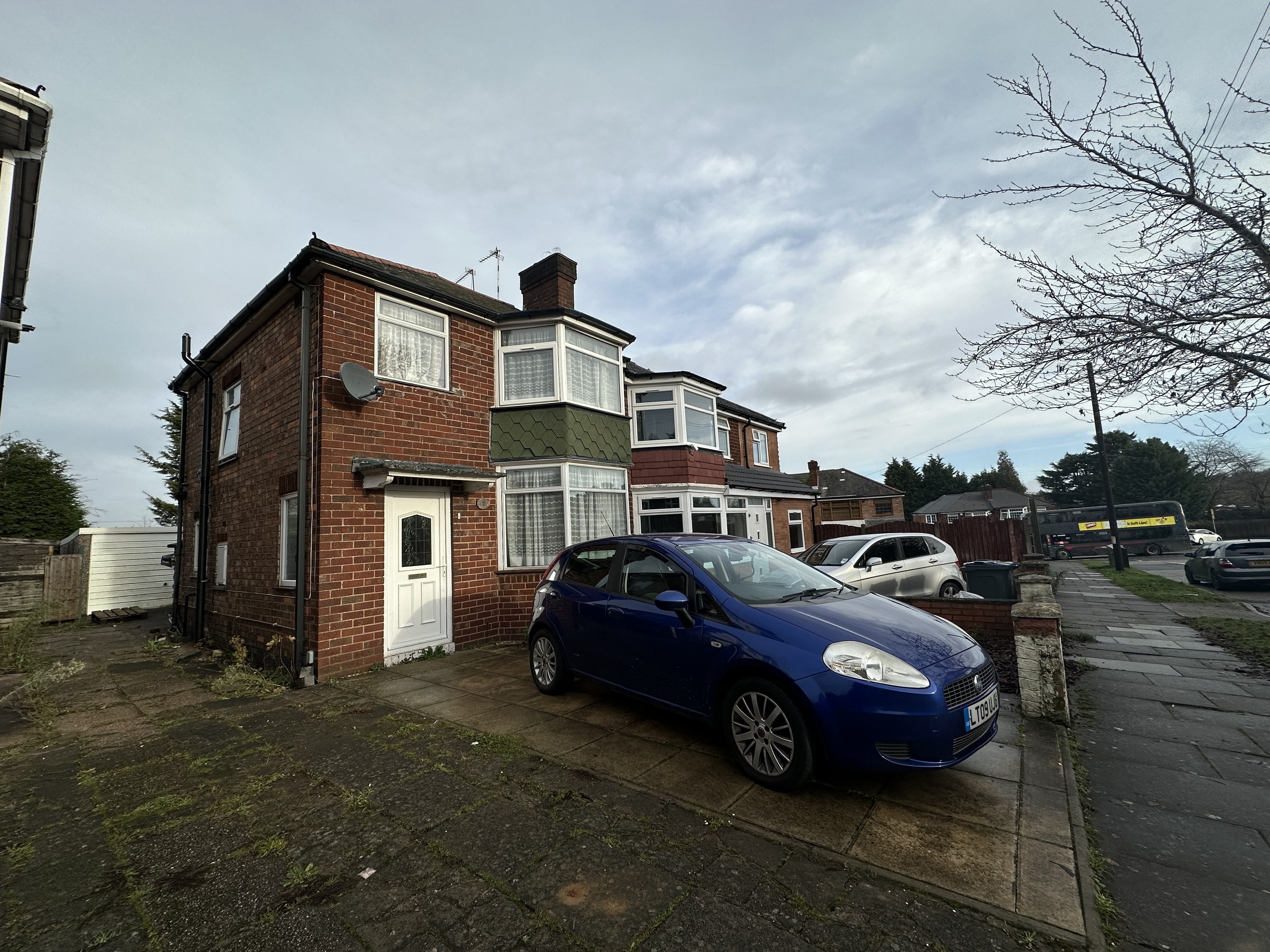 House Ermington Crescent in Birmingham