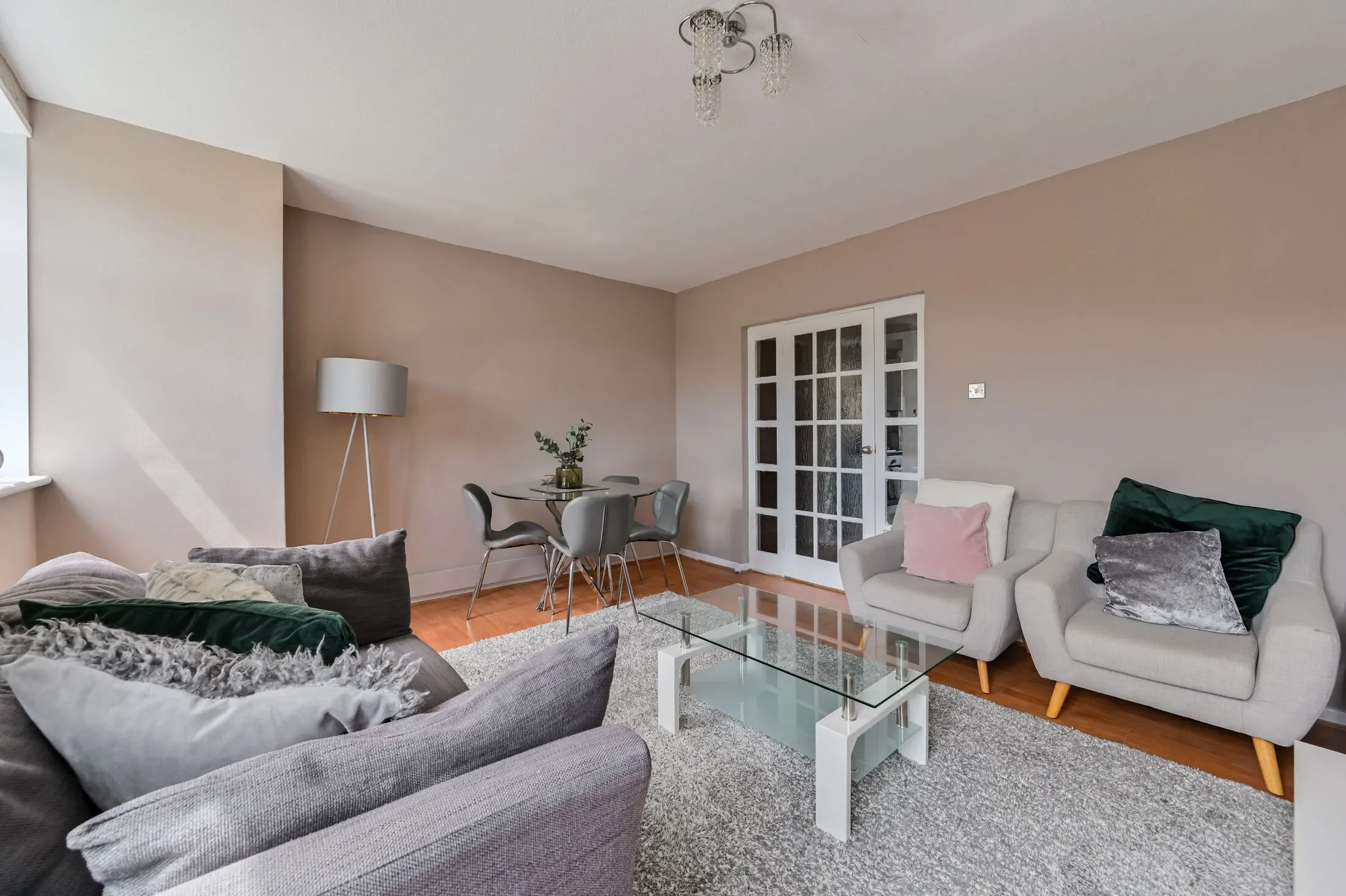 Flat Allen Edwards Drive in Greater London